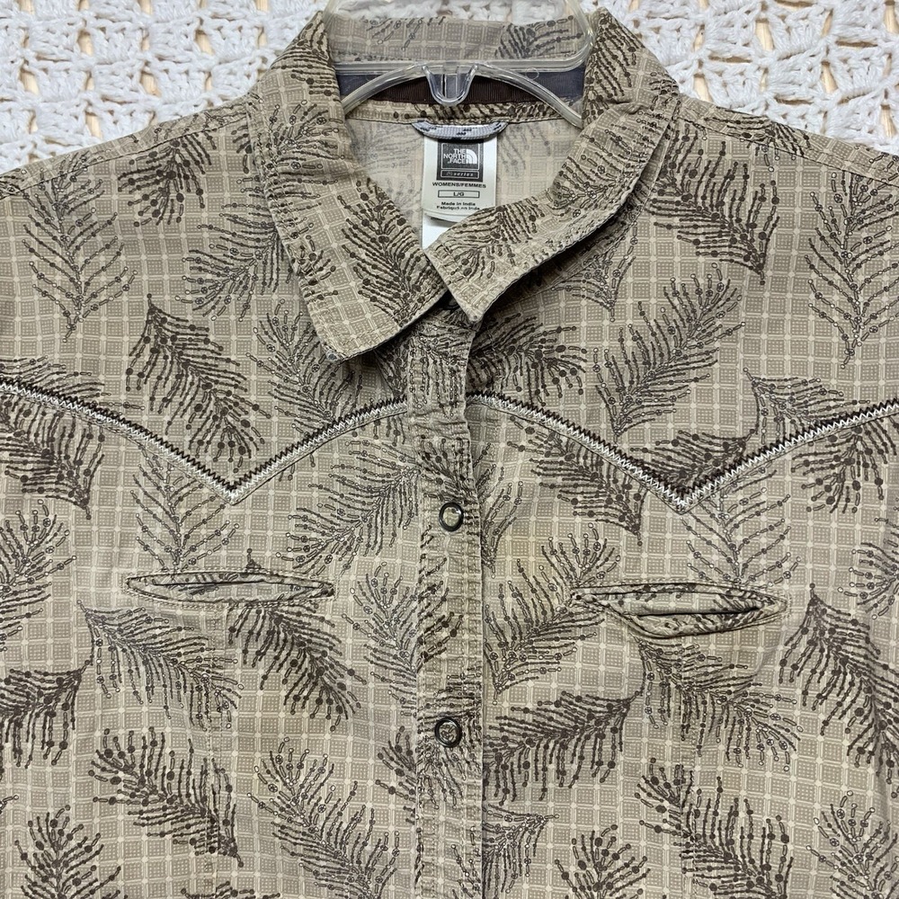 The North Face Women's L Beige Pearl Snap Long Sleeve All Over Print Embroidery - Picture 2 of 11